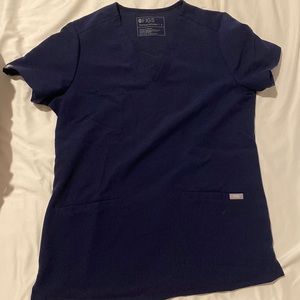 Figs scrubs. Casma top size small and yola skinny pants size small tall